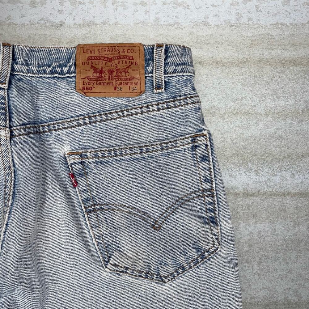 Vintage 90s Levis Jeans 550 36x34 Relaxed Fit Light Wash Denim Red Tab - Picture 3 of 6